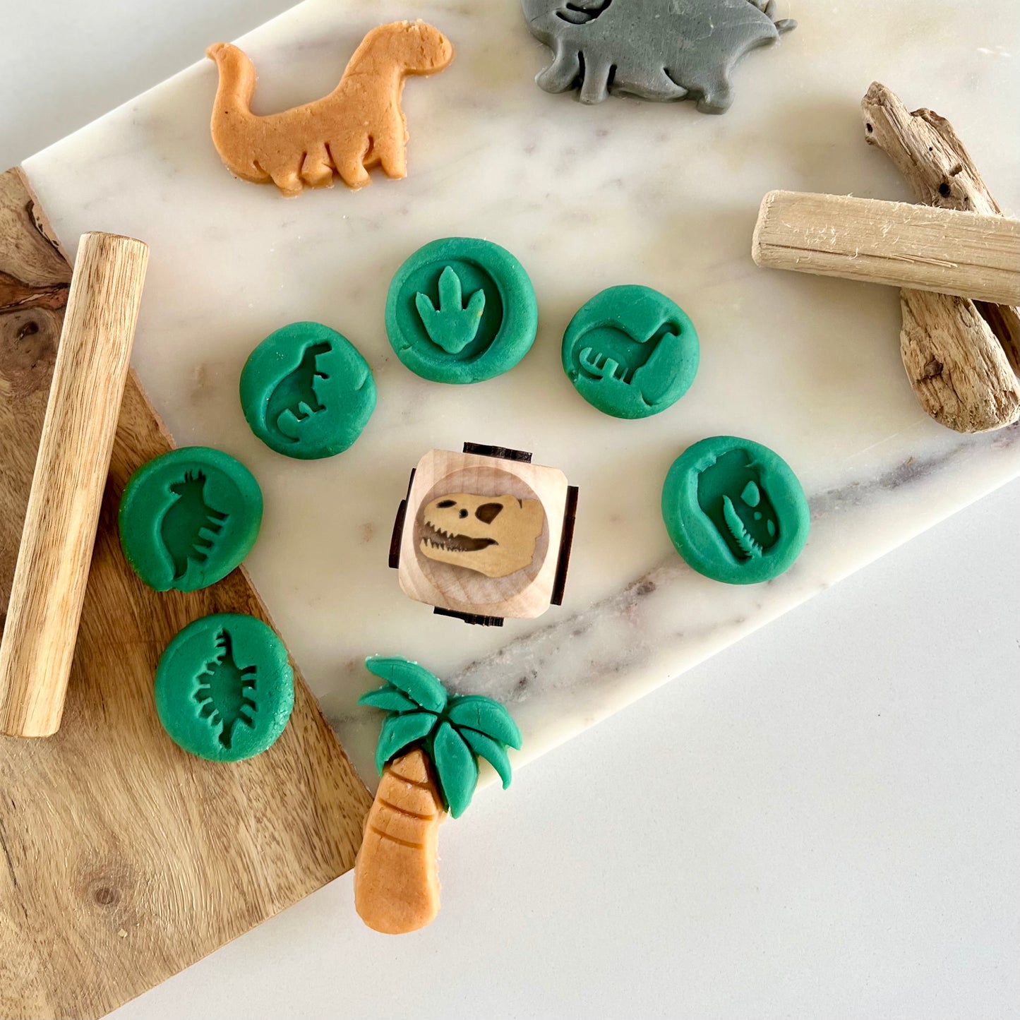 Dinosaur 6-in-1 play dough stamp